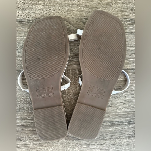 14th & Union Size 9 Ivory Croc Cece Square Toe Sandals - Picture 4 of 4